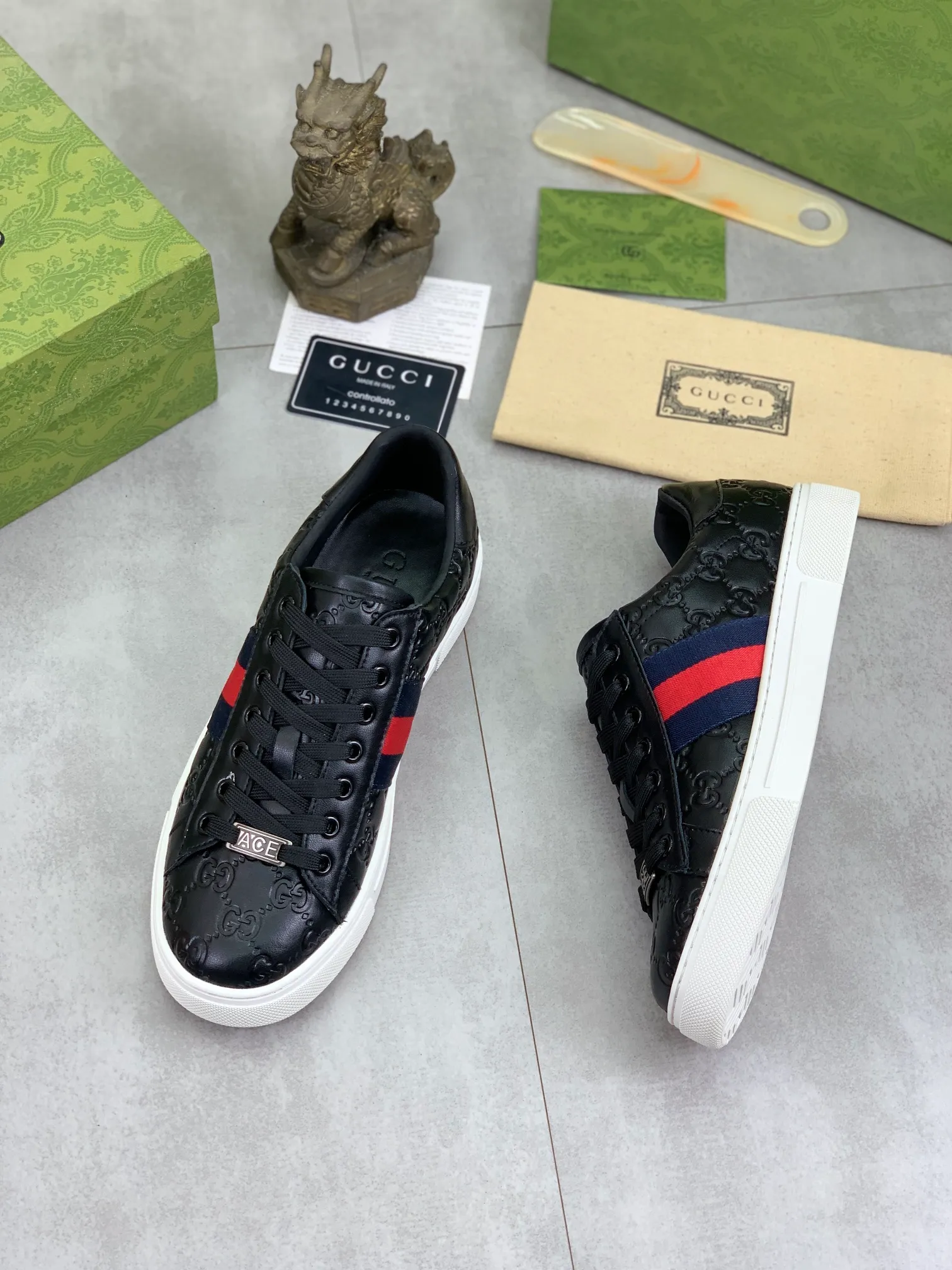 Men's shoes 💰P440💰 [New model] (GUCCI) official website's latest 🎁🎁casual and fashionable men's shoes 👟, hot style 💥 style is simple and elegant, exclusive for trendy men. Unique official website's latest brand double G elements 👑Original Gucci decoration, fashionable and generous, the fabric is original frosted calfskin ✅Fully imported first-layer pigskin lining, the official website specifies wear-resistant, lightweight original rubber casual outsole, the classic model is taken in kind at the counter🎬38-44 4️⃣ colors available